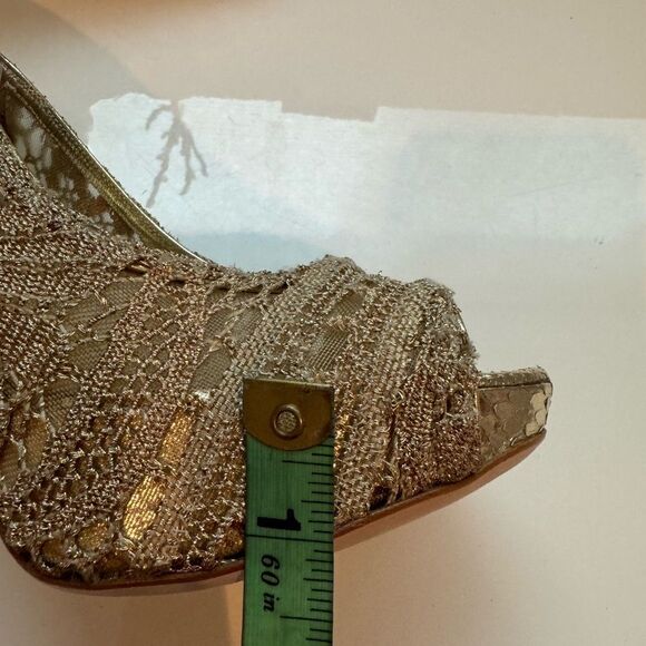 Stunning Dolce & Gabbana Metallic Gold Fabric Peep Toe Pump - Picture 6 of 11